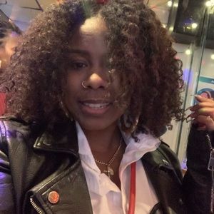 Meet your Posher, Whitney